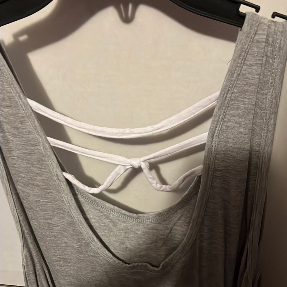 Graphic Tank Tops Collection - Picture 4 of 12